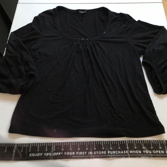 Daisy Fuentes size Medium Black 3/4 Sleeve Embellished Scoop Neck - Picture 1 of 6